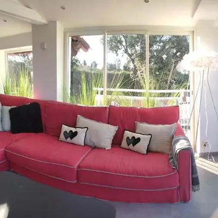 Avec Piscine Privative, Domaine Privé Du Capitou, * Fréjus