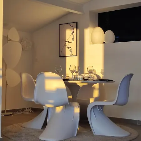 Avec Piscine Privative, Domaine Privé Du Capitou, Fréjus