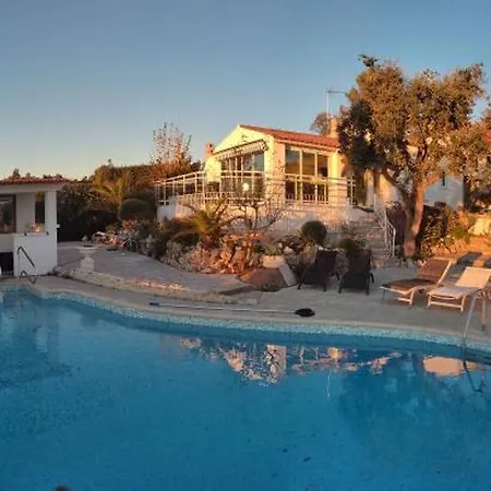 Avec Piscine Privative, Domaine Prive Du Capitou, Vila